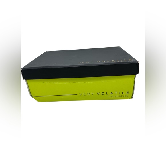 Very volatile Sandal Size 8 - Picture 9 of 10